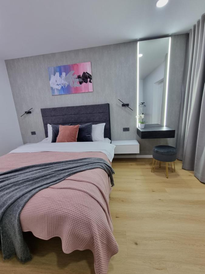 Casa Chiper - Apartament Etaj 1 Braşov Eksteriør bilde
